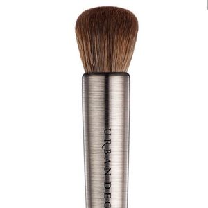 Urban Decay Optical Blurring Foundation Brush